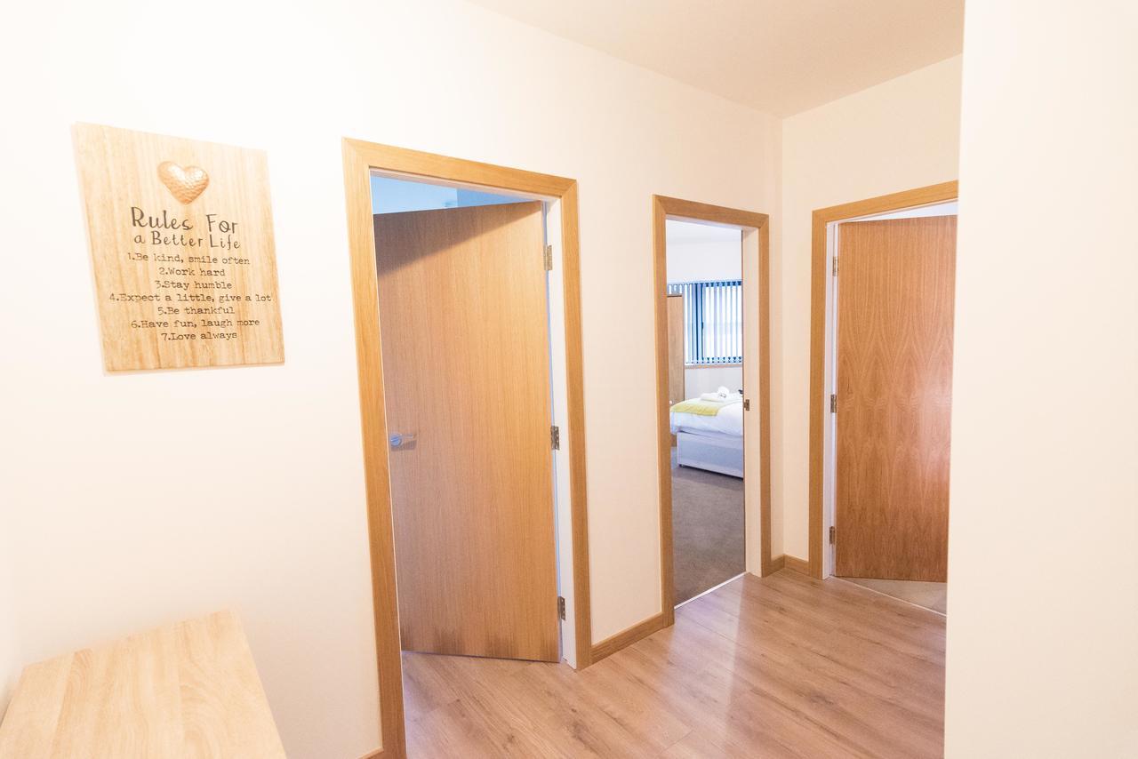 Comfortable Modern Apartment In Swindon, Free Parking Sleeps Up To 5 Экстерьер фото