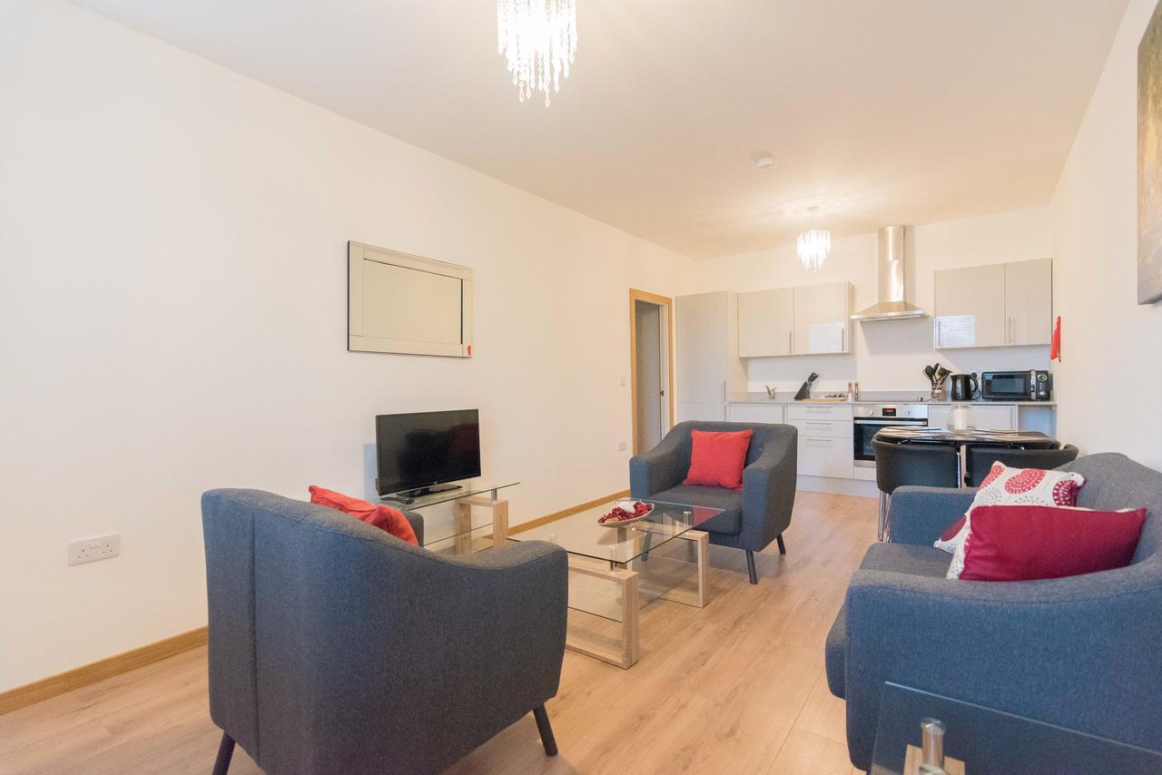 Comfortable Modern Apartment In Swindon, Free Parking Sleeps Up To 5 Экстерьер фото